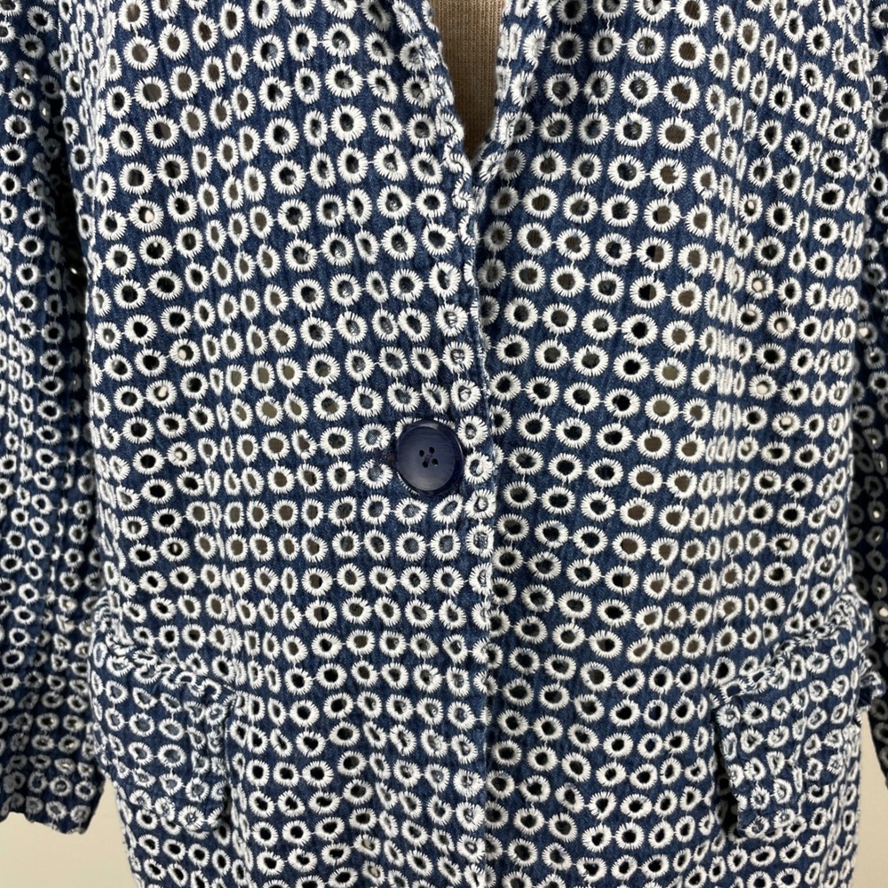 Chicos Womens Blue White Eyelet Cotton Blazer Jacket Size 2 Medium Single Button